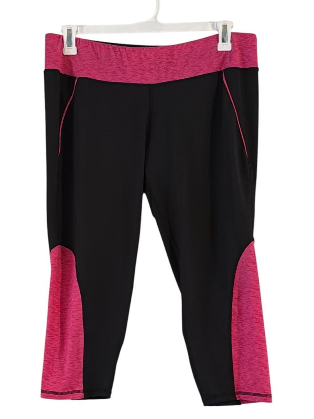 Game Time Black Pink Contrast Crop Capri Activewear Leggings Plus Size 1X